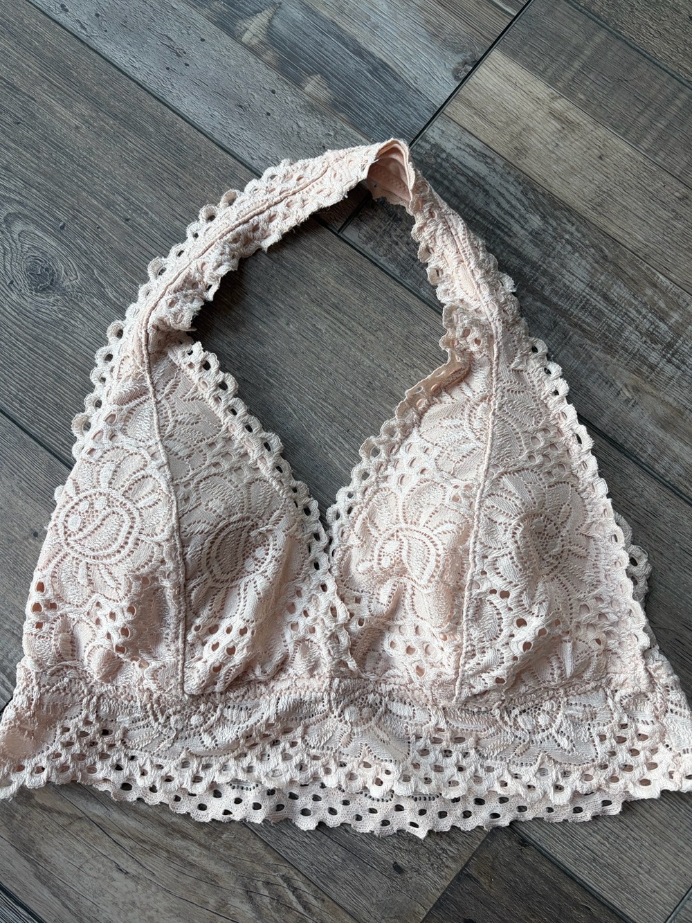 Womenโs Lace Bralette